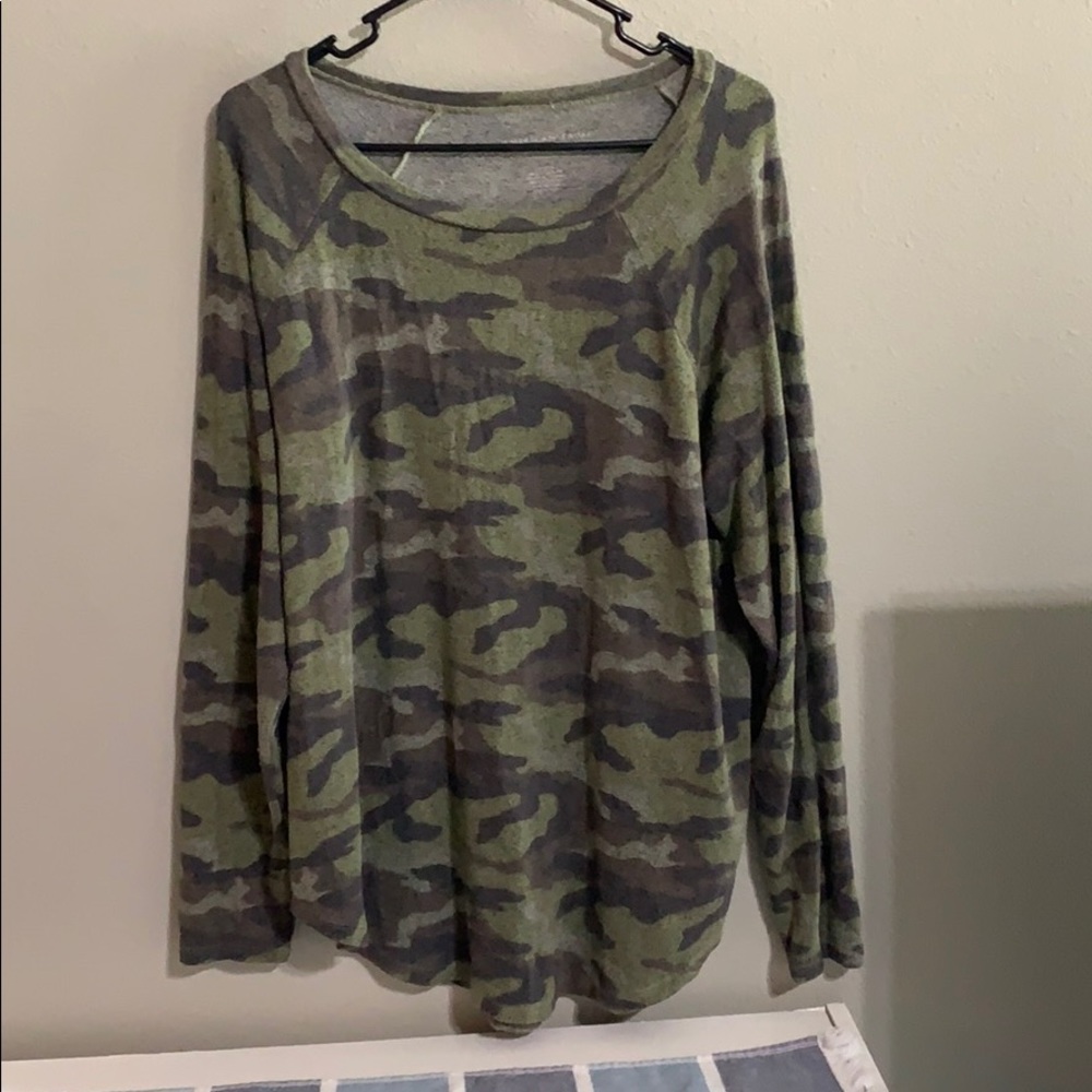 AE long sleeve shirt